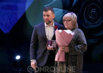 ‎Глава ДНР наградил отличившихся земляков