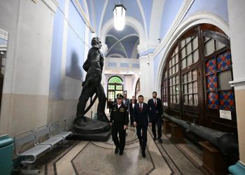В Санкт-Петербурге открыта выставка госнаград ДНР