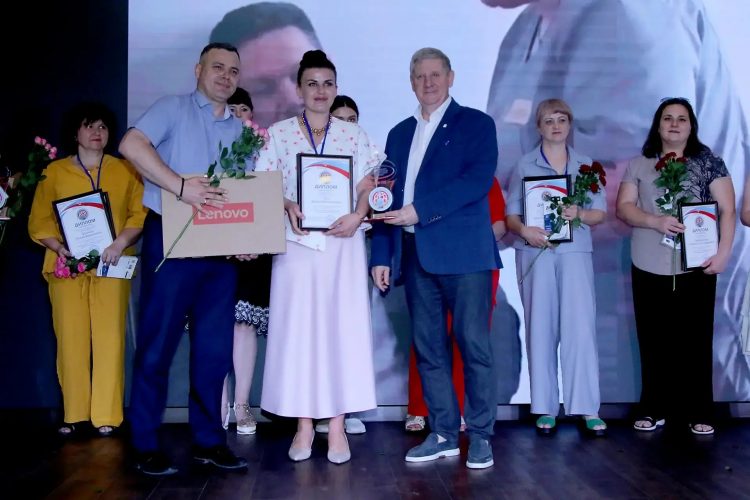 В ДНР наградили лучших специалистов процедурного кабинета