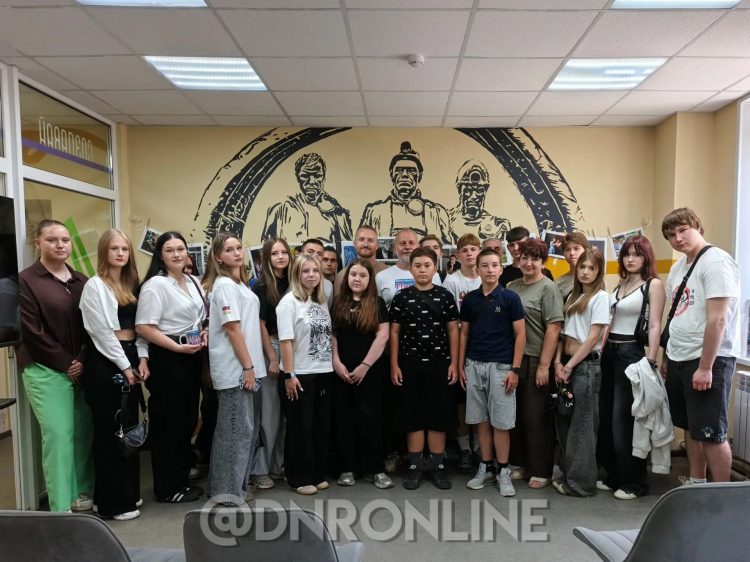 ‎В молодежном пространстве «Точка» в Макеевке открылась фотовыставка