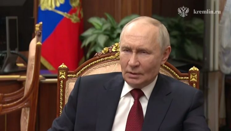 Наступление идет успешно на 15 участках — Президент России