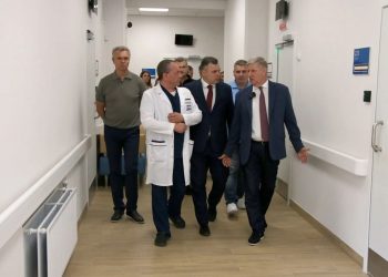 Андрей Чертков проинспектировал восстановление больницы имени Калинина