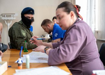 Росгвардейцы откликнулись на призыв сдать кровь в медицинские учреждения