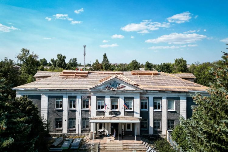 В Макеевке продолжается ремонт художественной школы