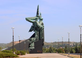 Первые лица республики поздравили граждан с Днем освобождения Донбасса