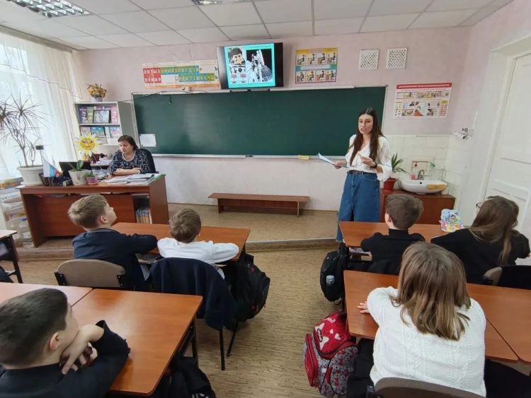 Образование в ДНР: итоги и перспективы к Дню учителя
